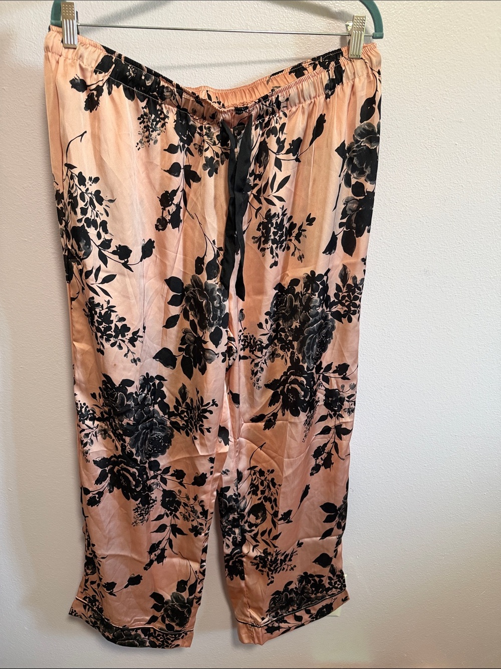NWT XL Pink and Black Floral Pajama Set - Picture 8 of 8